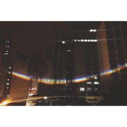 @ka_kaos .Um arco-íris noturno e de ponta cabeça em SP. Entenda lá no site. @ka_kaos .Um arco-íris noturno e de ponta cabeça em SP. Entenda lá no site.
